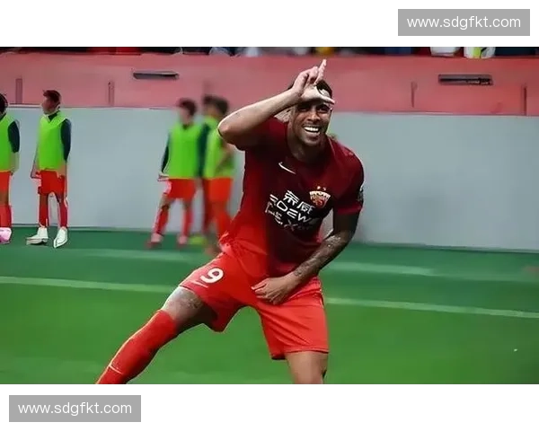 河南队成功引入前海港高中锋古斯塔沃，其高效表现证明了理性引援的合同价值